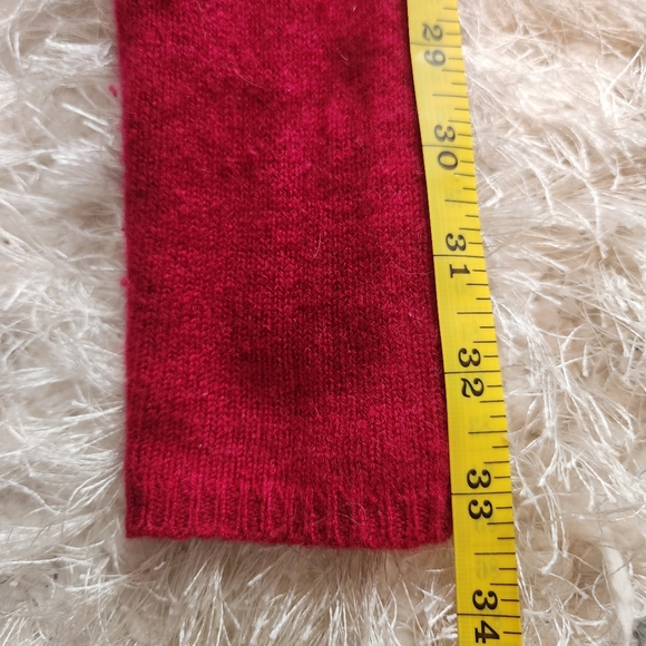 MARTIN + OSA Women's Luxury Cashmere V-Neck Sweater Raspberry Color, Size XS - Picture 7 of 7
